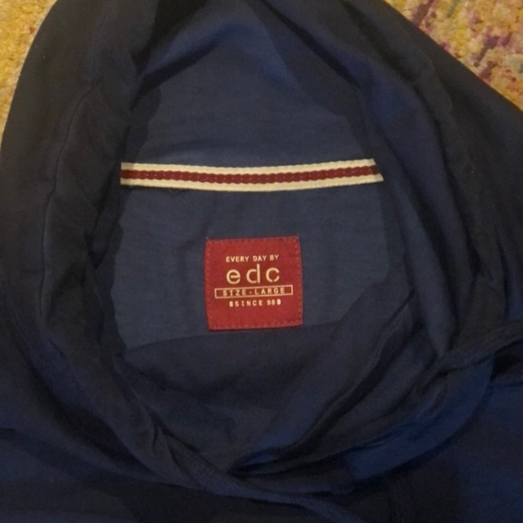 Modern navy turtleneck - Picture 3 of 6